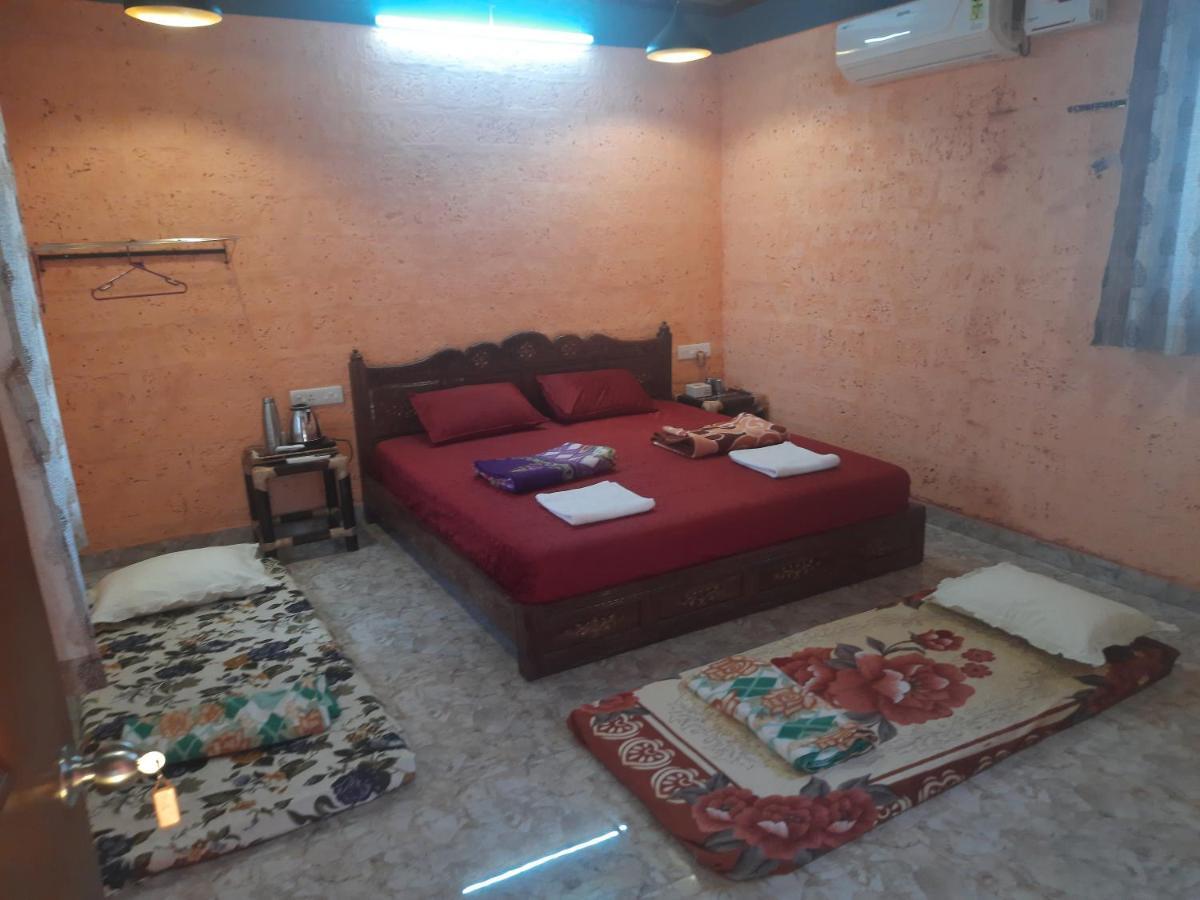 Amee'S Retreat 호텔 Diveāgar 외부 사진